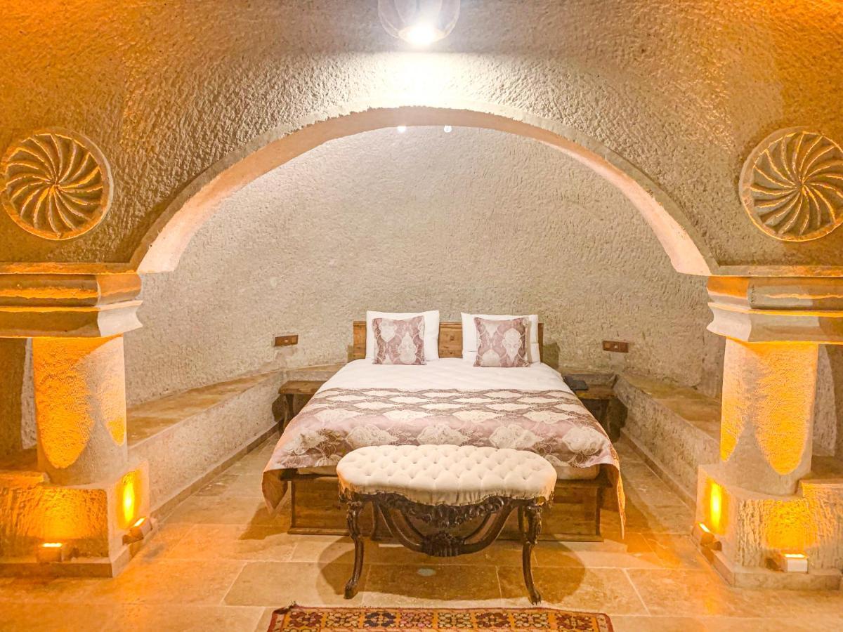 Risus Cave Suites Гьореме Екстериор снимка