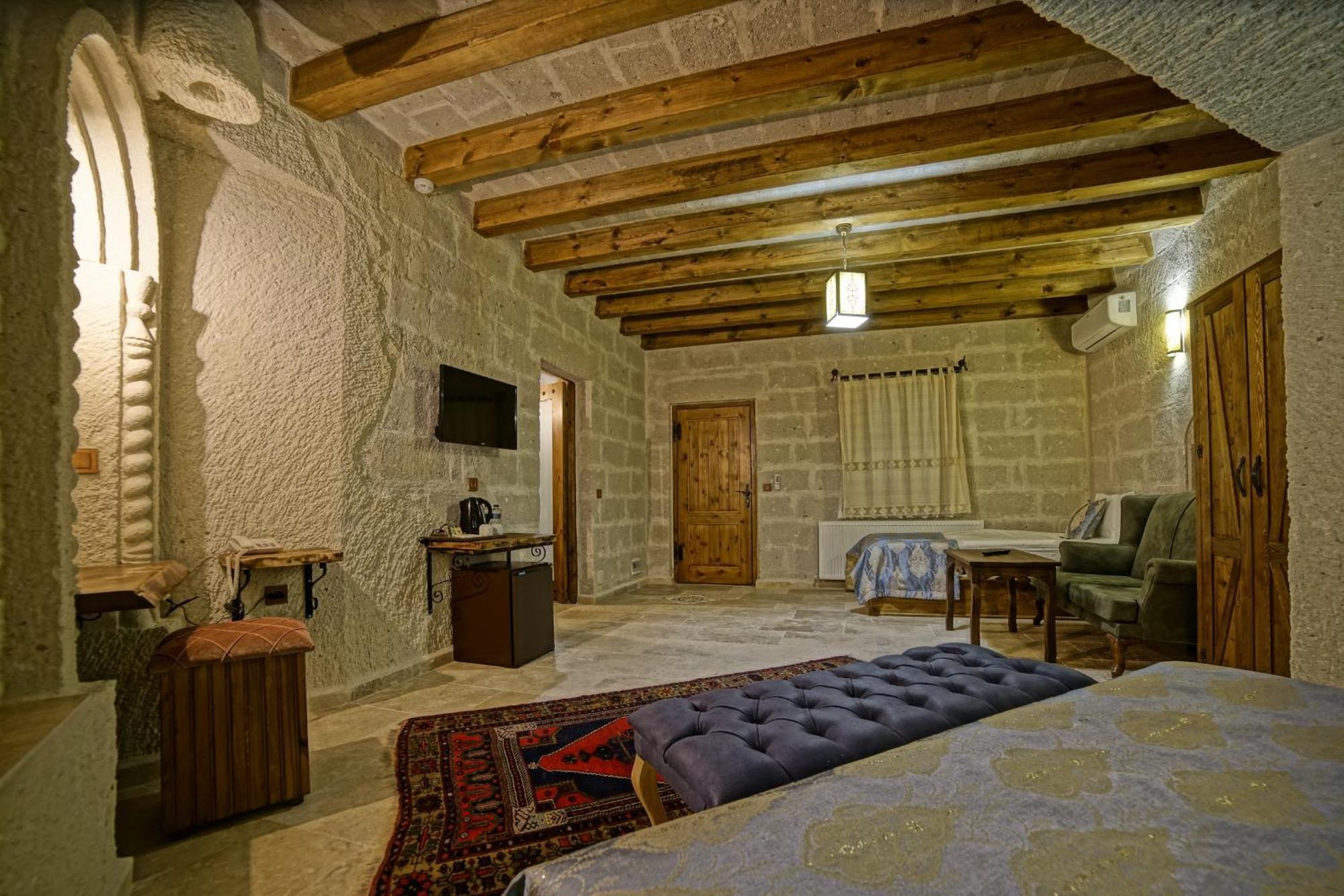Risus Cave Suites Гьореме Екстериор снимка