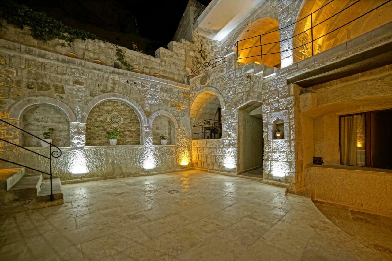 Risus Cave Suites Гьореме Екстериор снимка