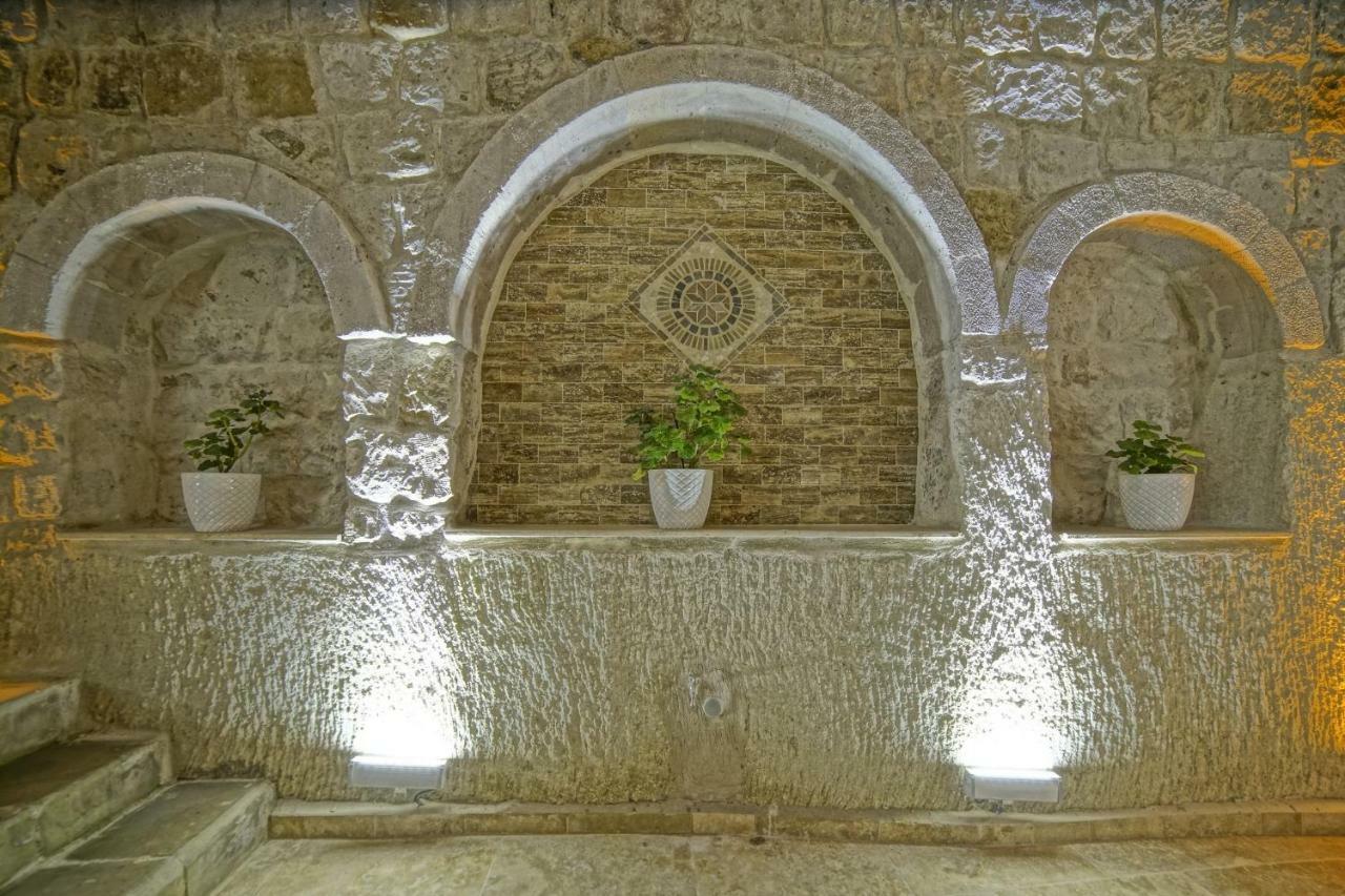Risus Cave Suites Гьореме Екстериор снимка