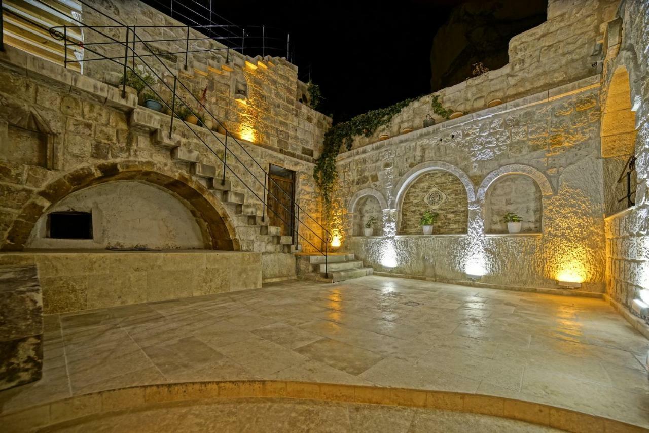 Risus Cave Suites Гьореме Екстериор снимка