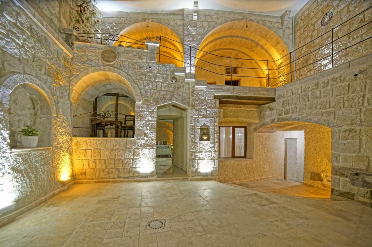 Risus Cave Suites Гьореме Екстериор снимка