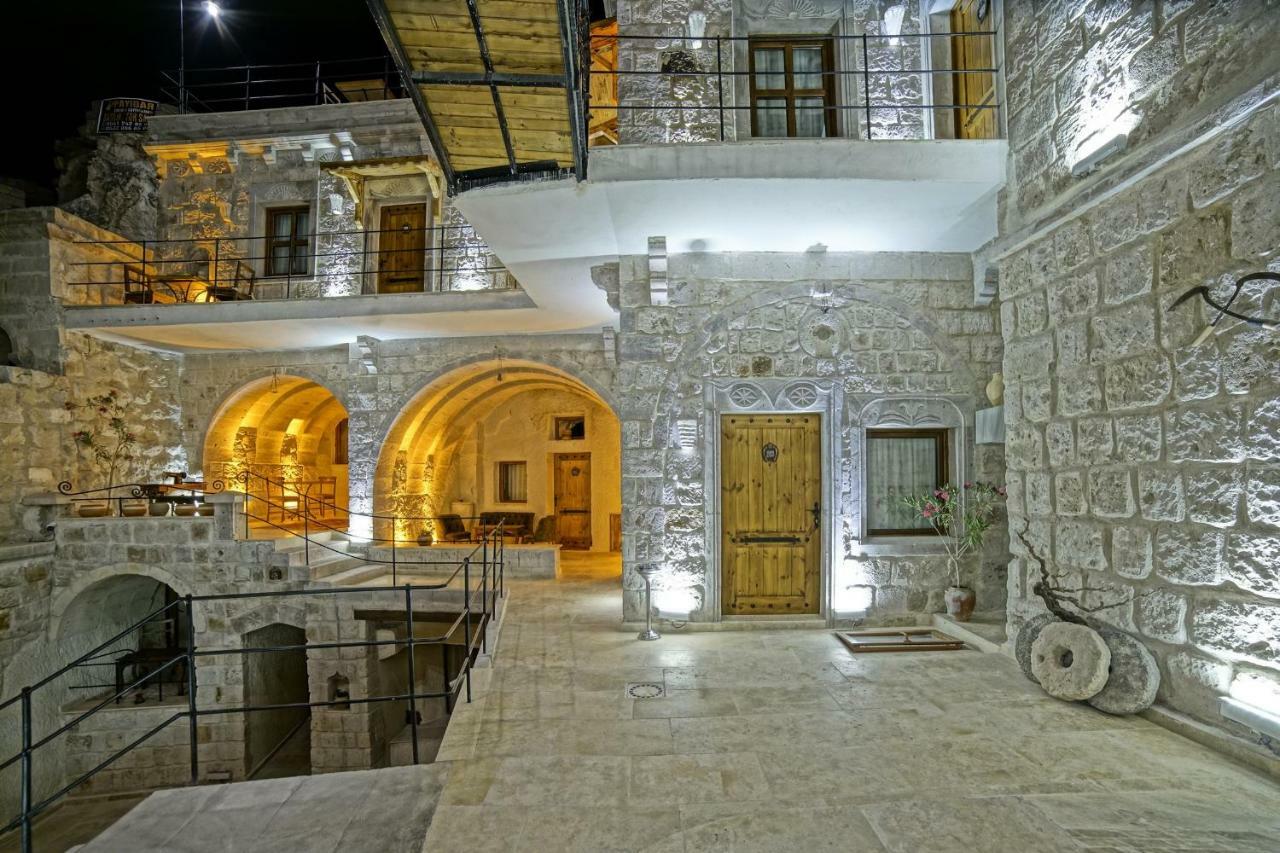 Risus Cave Suites Гьореме Екстериор снимка